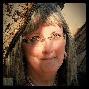 Meet your Posher, Dena